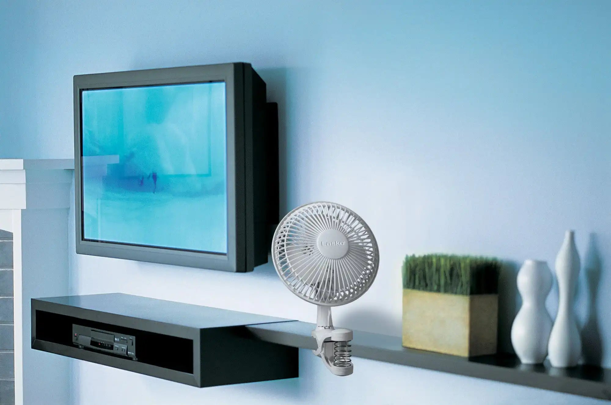 Lasko 6" Personal Clip-On Fan (2-speed, manual, white)