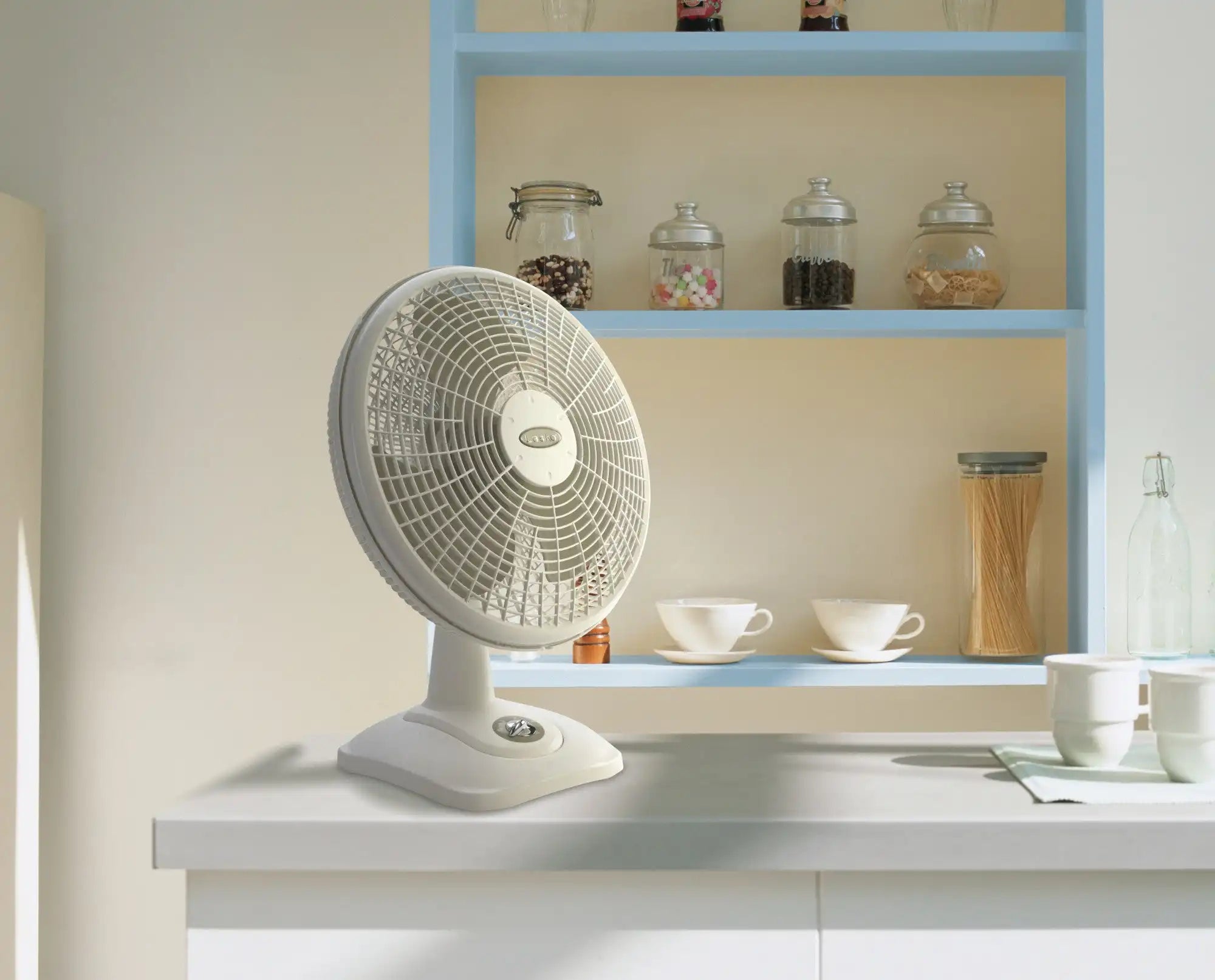 Lasko Performance 16" Table Top Fan (3-speed, manual, white)